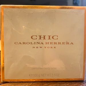 CHIC Carolina Herrera New York
